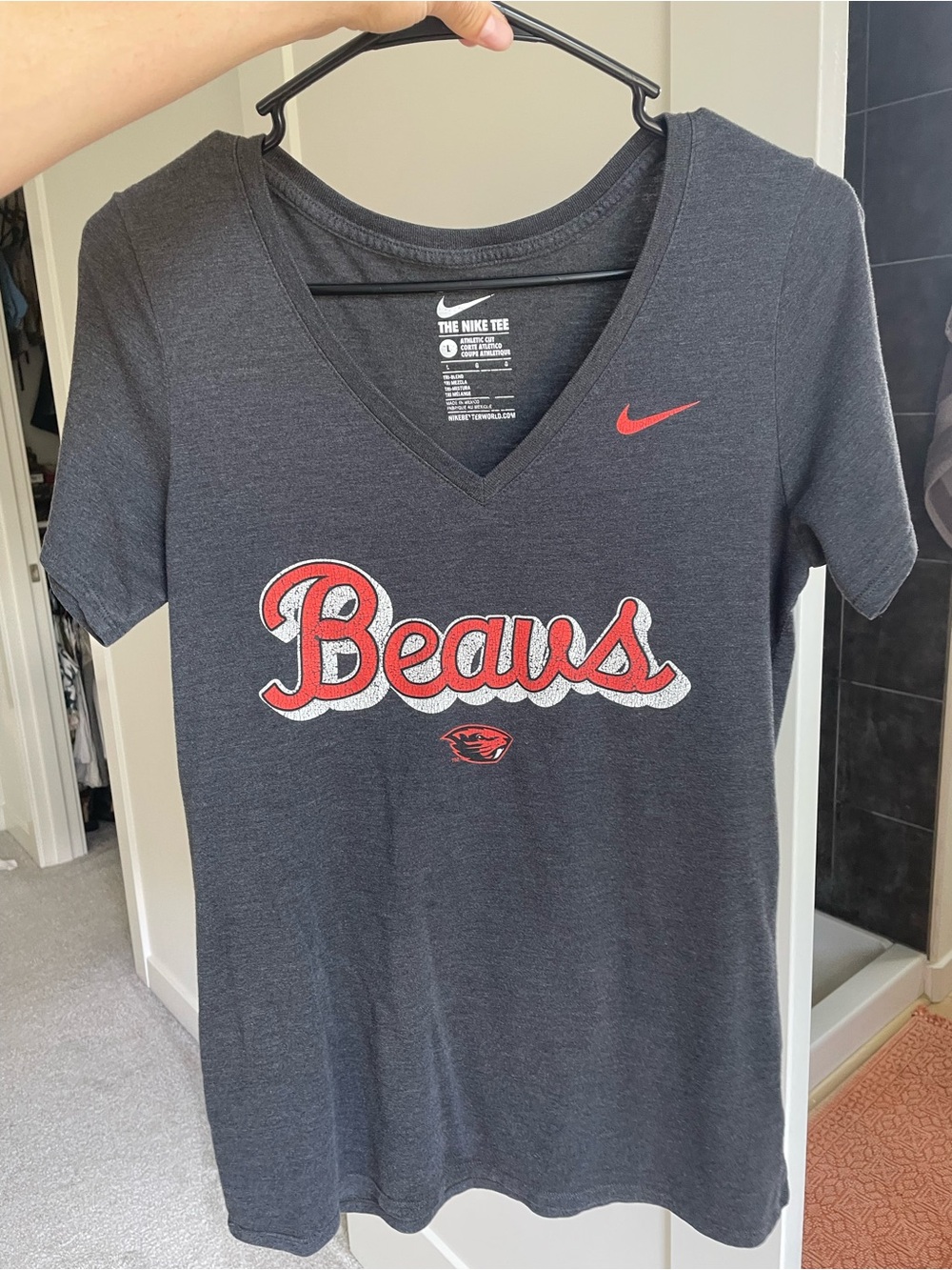 Nike Women’s Charcoal V-Neck Tee Beavs Oregon State University Beavers